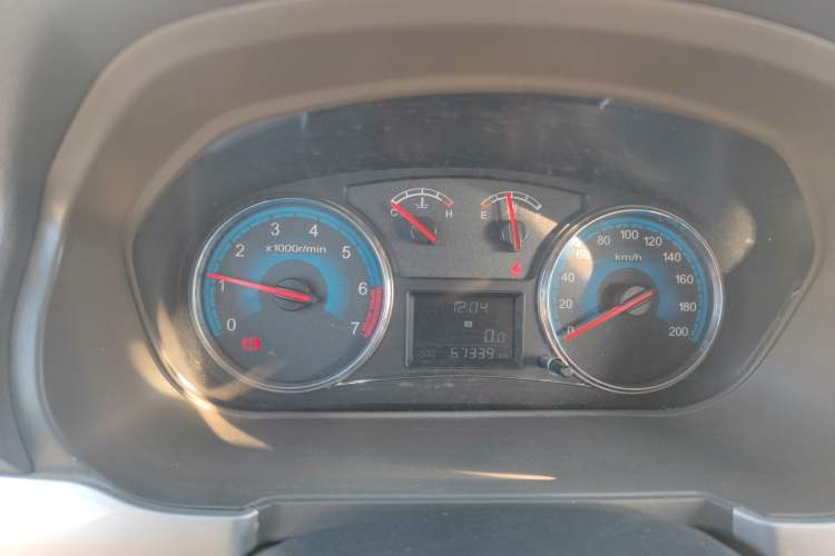 Used Dongfeng Fengon 360 2015 1.5L Manual Comfort 7-Seater China IV Standard
