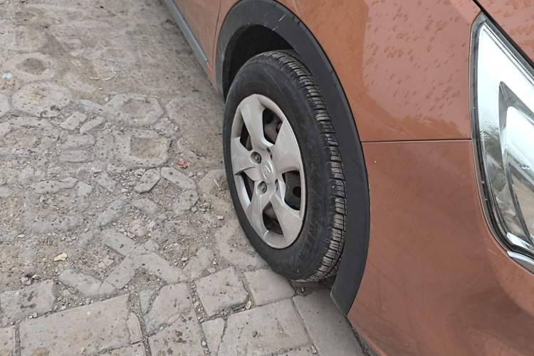 Used Baojun 310 2016 1.2L manual Comfort trim level Right Front Wheel Hub