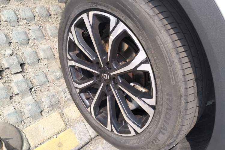 Used CHANGAN NEVO Q05 2025 Truly Delicious Version 125cc Beyond-Excellent Type Right Front Wheel Hub