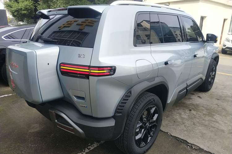 Used Formula Leopard Titanium 3 2025 501 km Range Rear-Wheel Drive Intelligent Driving Max Edition Exterior 5