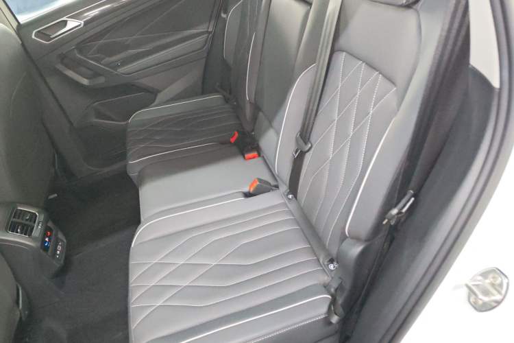 Used Volkswagen Tiguan L 2023 330TSI Automatic Two-Wheel Drive Smart Edition Left Rear Seat