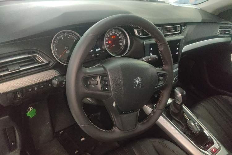 Used Peugeot 408 2019 350THP Automatic Luxury Edition China V Standard Steering Wheel