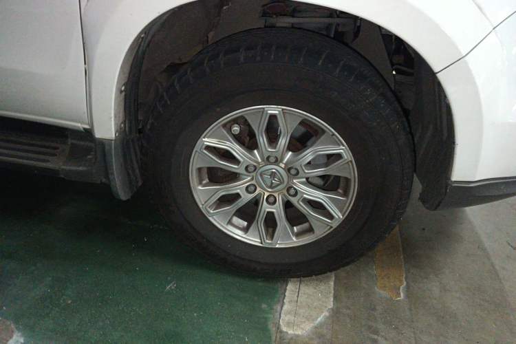 Used JMC Yusheng S350 2013 2.4T Automatic 2WD Diesel Luxury 7-Seater