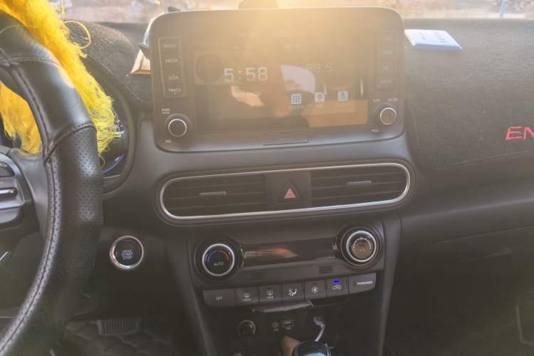 Used Hyundai ENCINO 2018 1.6T Dual-Clutch Zhilian Edition China V Standard Audio And AC Panel