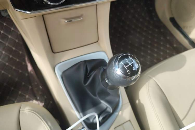 Used Toyota Corolla 2014 1.6L Manual GL Gear Lever