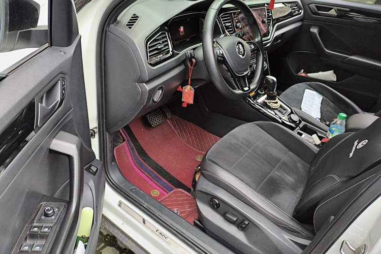 Used Volkswagen T-ROC 2018 280TSI DSG Four-Wheel Drive Luxury Version China V Emission Standard Driver Seat