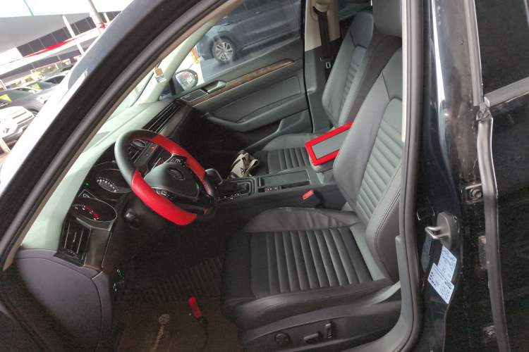 Used Volkswagen Magotan 2018 Facelift 330TSI DSG Luxury Model
