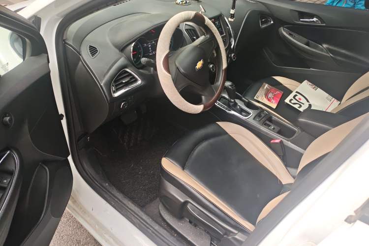 Used Chevrolet Cruze 2018 320 Automatic Pioneer Sunroof Edition