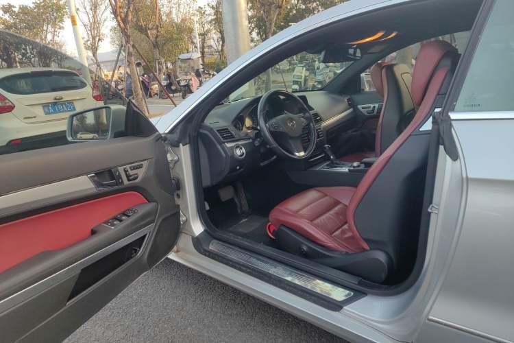 Used Mercedes-Benz E-Class 2010 E 260 CGI Coupe