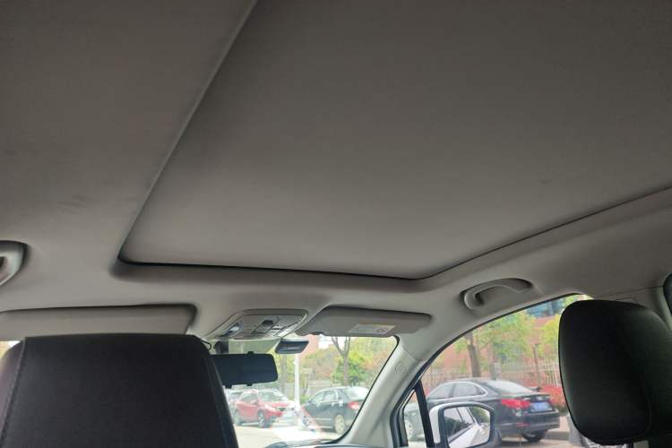 Used GAC Trumpchi GS4 2018 235T Automatic Two-Wheel Drive Luxury Smart Connectivity Millionth Anniversary Edition Headliner