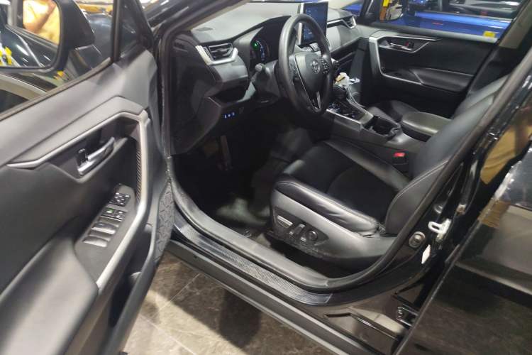 Used Toyota RAV4 Rongfang Plug-in Hybrid 2021 2.5L Two-Wheel Drive Elite Pro