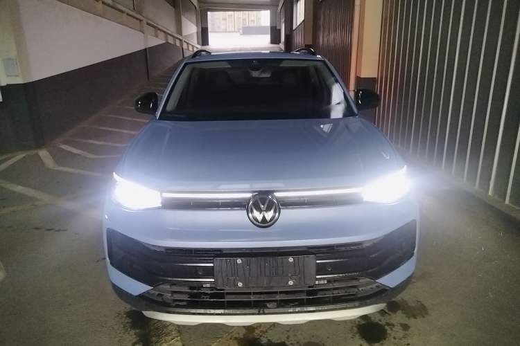 Used Volkswagen Tharu 2025 NewRui 300TSI Prestige Edition
