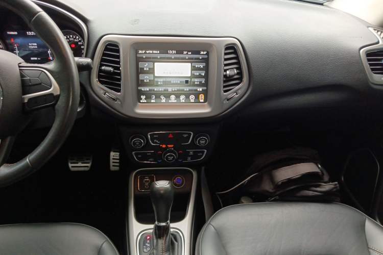 Used Jeep Compass 2017 200T Automatic Family Edition
