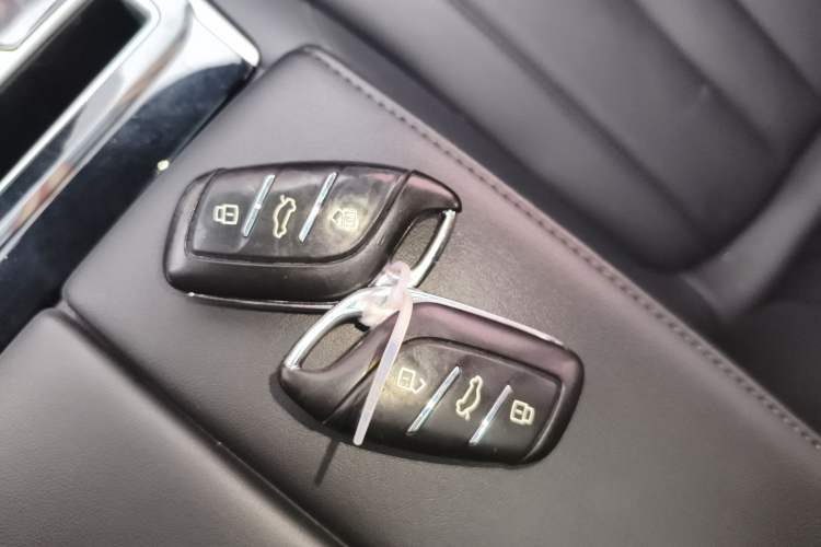 Used Roewe RX5 MAX 2019 300TGI Automatic Smart Cabin Luxury Edition Interior 1