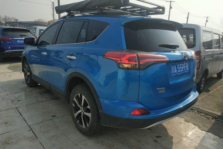 Used Toyota RAV4 2016 2.0L CVT 4x4 New Edition China V Standard