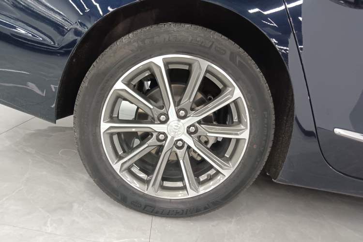 Used Buick LaCrosse 2021 652T Luxury Model Right Rear Wheel Hub