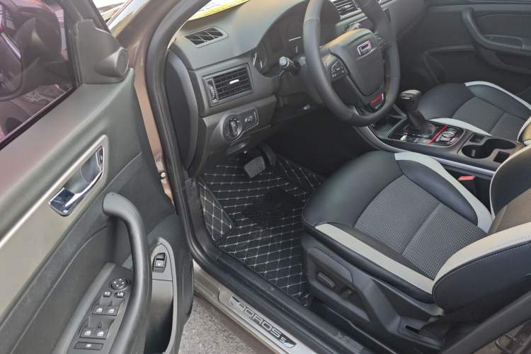 Used Qoros 5 2017 1.6T Automatic Prestige Model
