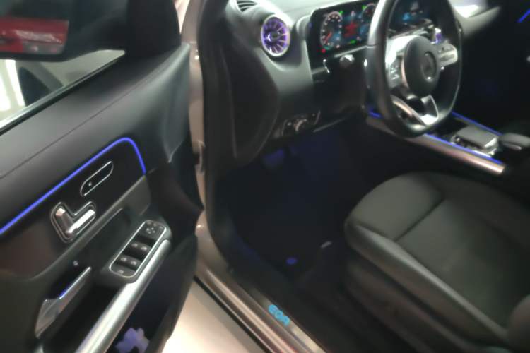 Used Mercedes-Benz EQA 2022 EQA 300 4MATIC Launch Edition
