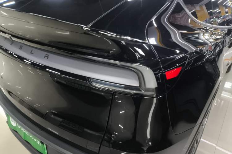 Used Tesla Model Y L 2025 Model Long-Range All-Wheel-Drive Version