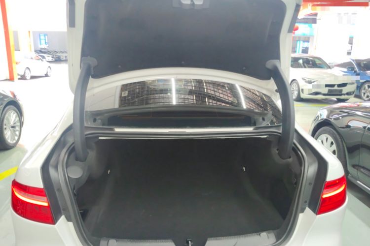 Used Jaguar XE 2015 2.0T 200 PS R-Sport