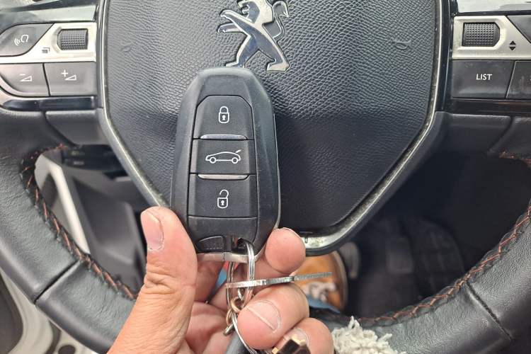 Used Peugeot 5008 2017 380THP 7-Seater Elite Edition Vehicle Key