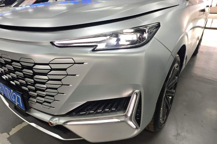 Used CHANGAN UNI-K 2023 2.0T Two-Wheel Drive Yue Ling Trim