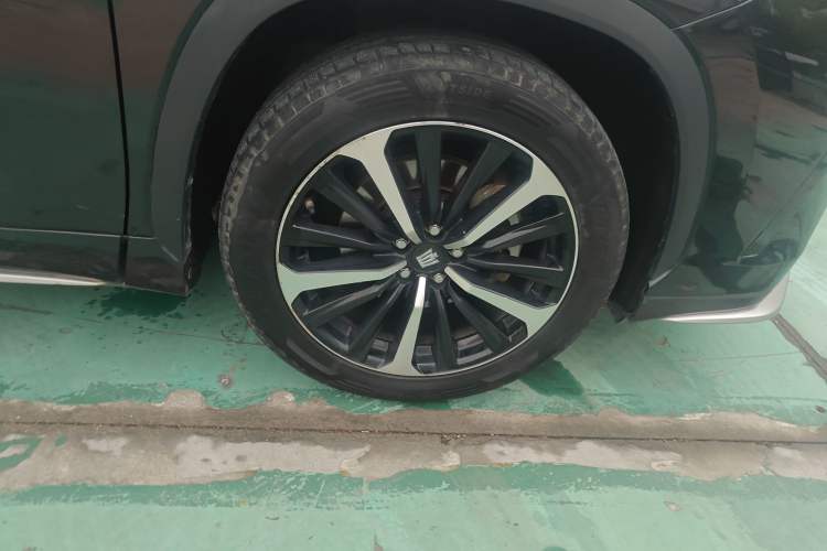 Used Toyota Crown Kluger 2021 2.5L HEV Four-Wheel Drive Premium Edition Right Front Wheel Hub