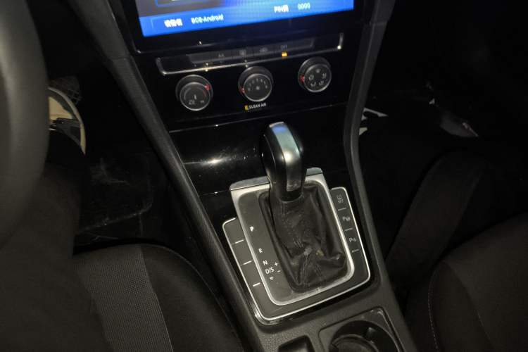 Used Volkswagen Golf 2018 1.6L Automatic Fashion Model
