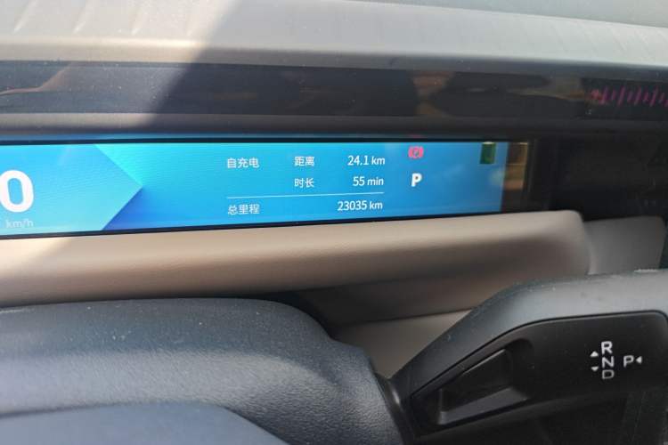 Used Lynk & Co Z10 2025 95 kWh 766 km Range Rear-Wheel Drive Max