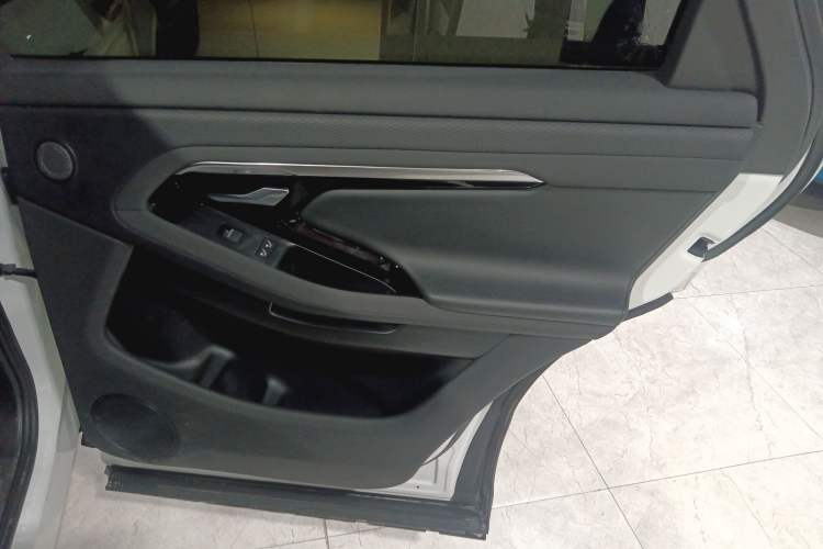 Used Land Rover Range Evoque 2021 Range Rover Velar 249 PS R-Dynamic S Performance Edition
