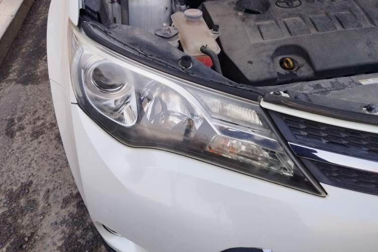 Used Toyota RAV4 2015 2.0L CVT Two-Wheel Drive Fashion Edition
