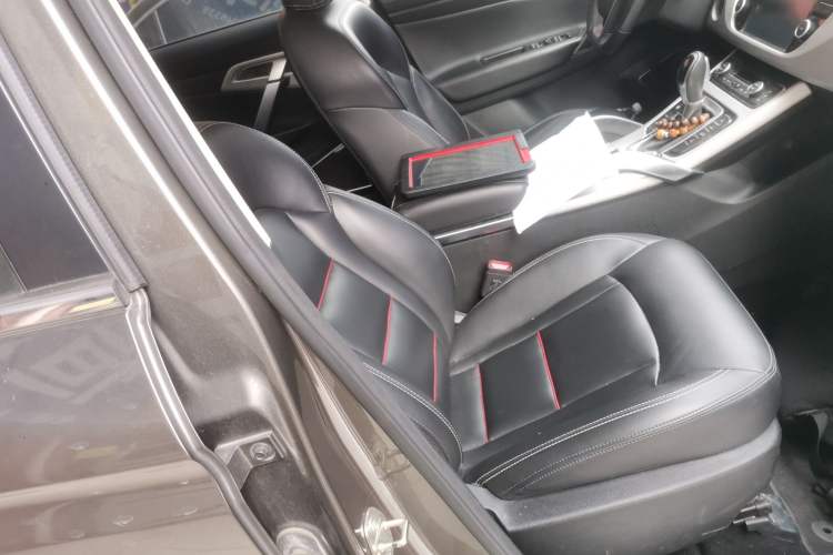 Used Geely Auto Emgrand X7 Sport 2018 1.8TD Automatic Two-Wheel Drive Smart Connect 4G Internet Edition