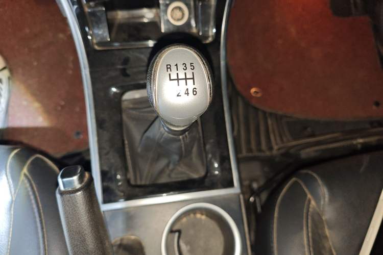 Used Haval H2 2016 Red Label 1.5T Manual Two-Wheel Drive Elite Model
