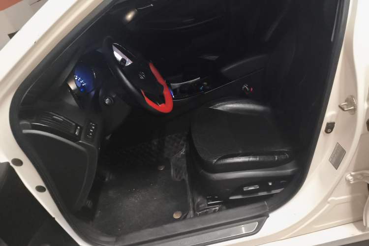 Used Hyundai Sonata 2011 2.0L Automatic Luxury Edition
