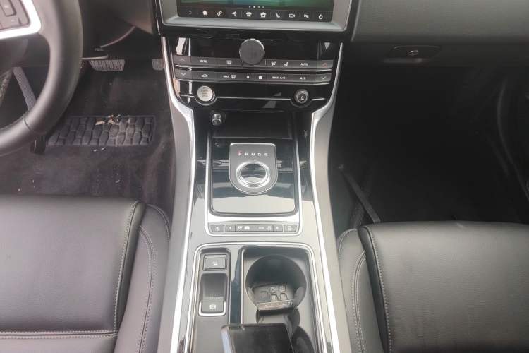 Used Jaguar XEL 2019 2.0T 200 PS Deluxe Edition
