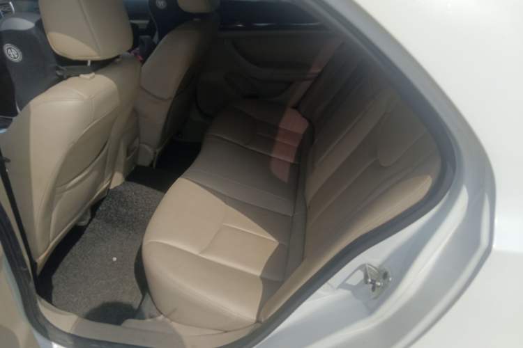 Used Roewe 360 2015 1.5L Automatic Luxury Edition Left Rear Seat