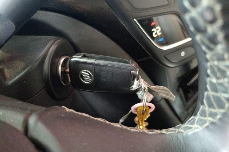 Used Buick Regal 2015 1.6T Fashion Tech Model
