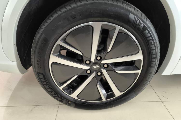 Used Li Auto L7 2024 Pro Model Right Rear Wheel Hub