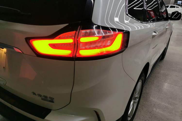 Used Ford Edge 2020 EcoBoost 245 Two-Wheel-Drive Titanium 5-Seater
