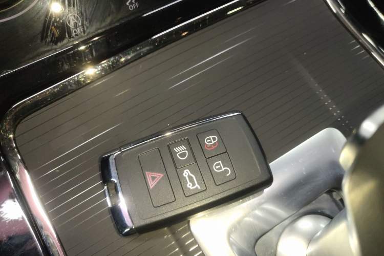 Used Land Rover Range Evoque 2023 Aurora L 200PS Elite Edition