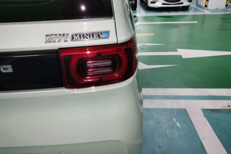 Used Wuling Hongguang MINIEV 2022 Macaron Premium Model – Lithium Iron Phosphate
