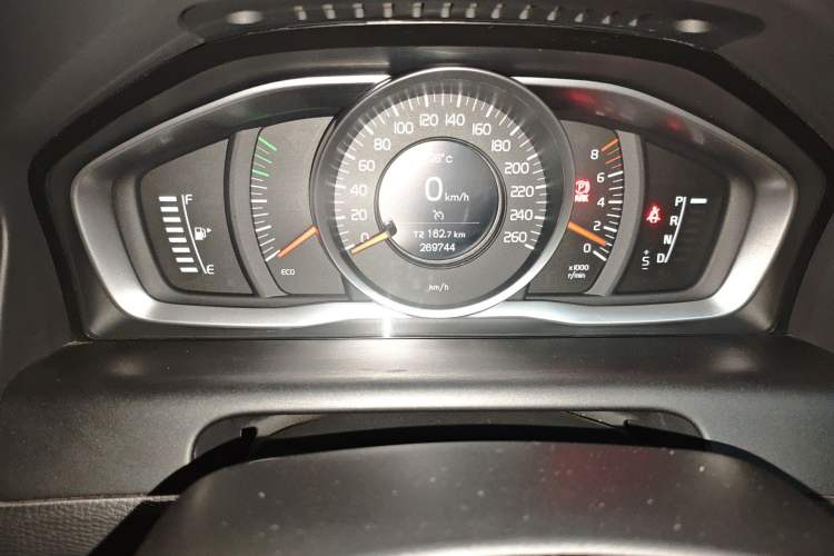 Used Volvo XC60 2015 T5 Smart Upgrade Model