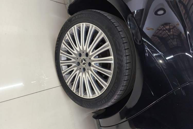 Used Mercedes-Benz E-Class 2022 Second Facelift E 300 L Luxury Edition
