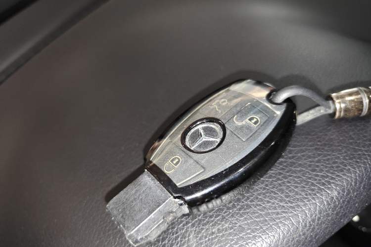 Used Mercedes-Benz SLK-Class 2011 SLK 200 Fashion Model
