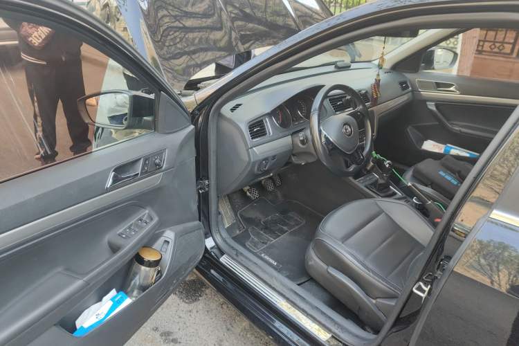 Used Volkswagen Lavida 2015 1.6L Manual Comfort Edition Driver Seat