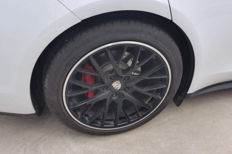 Used Porsche Panamera 2017 Panamera 3.0T Right Rear Wheel Hub