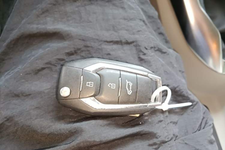 Used SAIC MAXUS G50 2023 1.5T Manual Comfort B Trim
