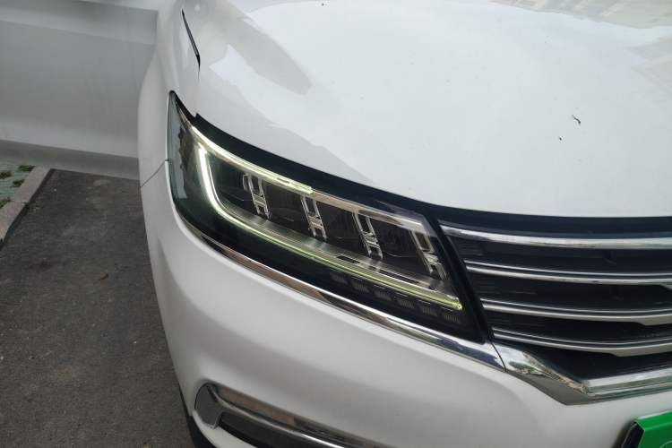 Used Roewe RX5 2019 20T Two-Wheel Drive Automatic 4G Connected Platinum Edition Right Front Headlight