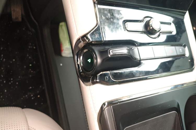 Used Nio ES8 2020 580 km Range Signature Edition Six-Seater Version
