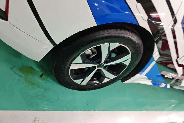 Used Zeekr 001 2023 WE Edition 100 kWh Right Rear Wheel Hub